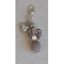 Bijou de Sac porte clés  "Taupe, Perle au crochet"
