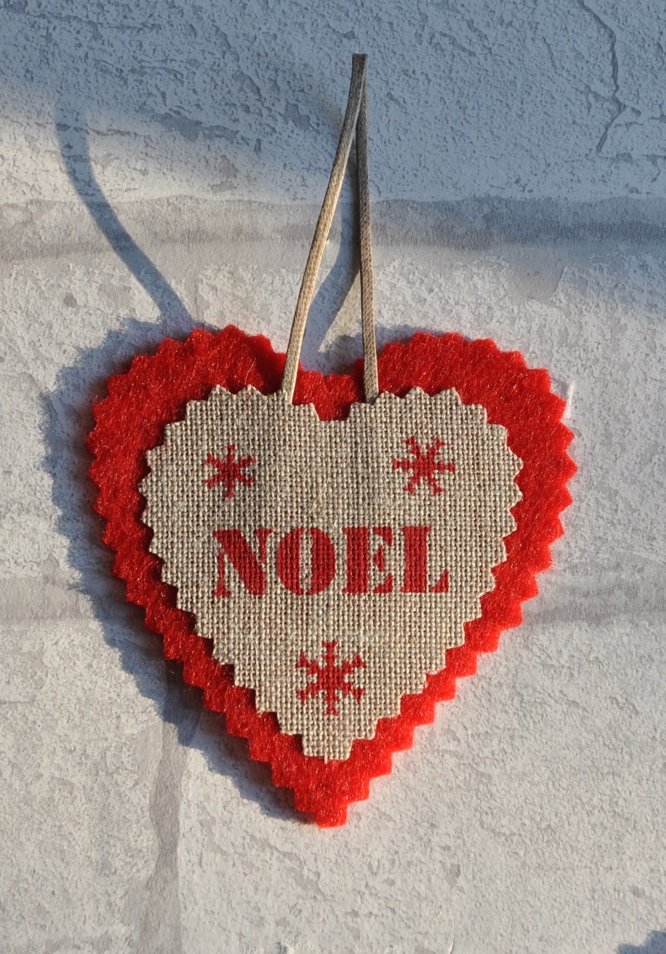 Coeur de Noël en feutrine et lin naturel "NOEL", déco de sapin
