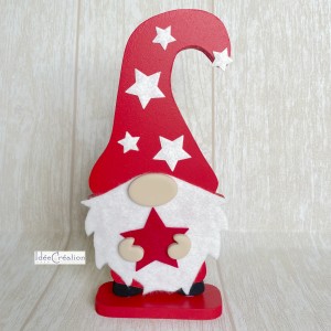 Gnome de Noël en bois peint pour une déco de Noël